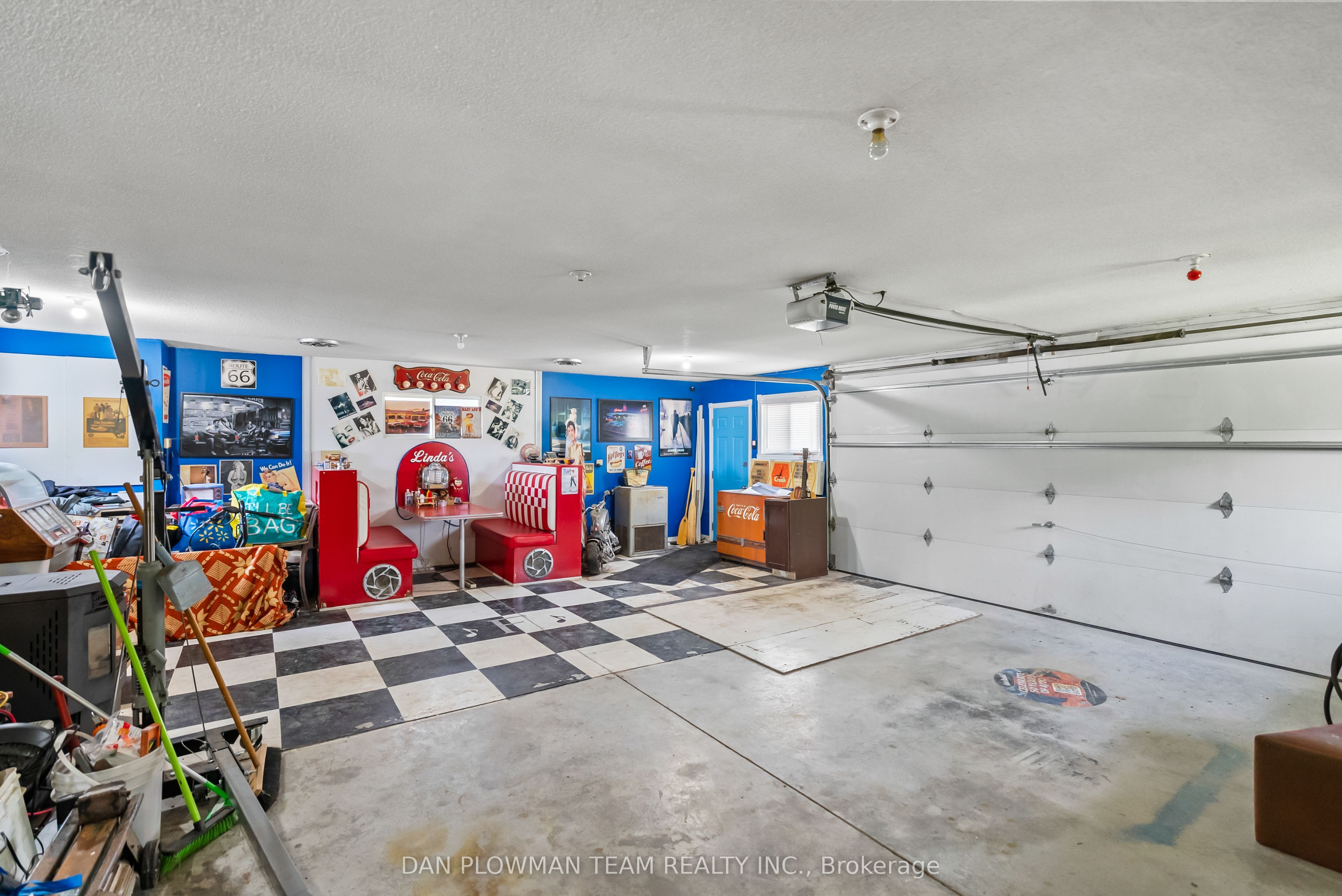32 Beach Road