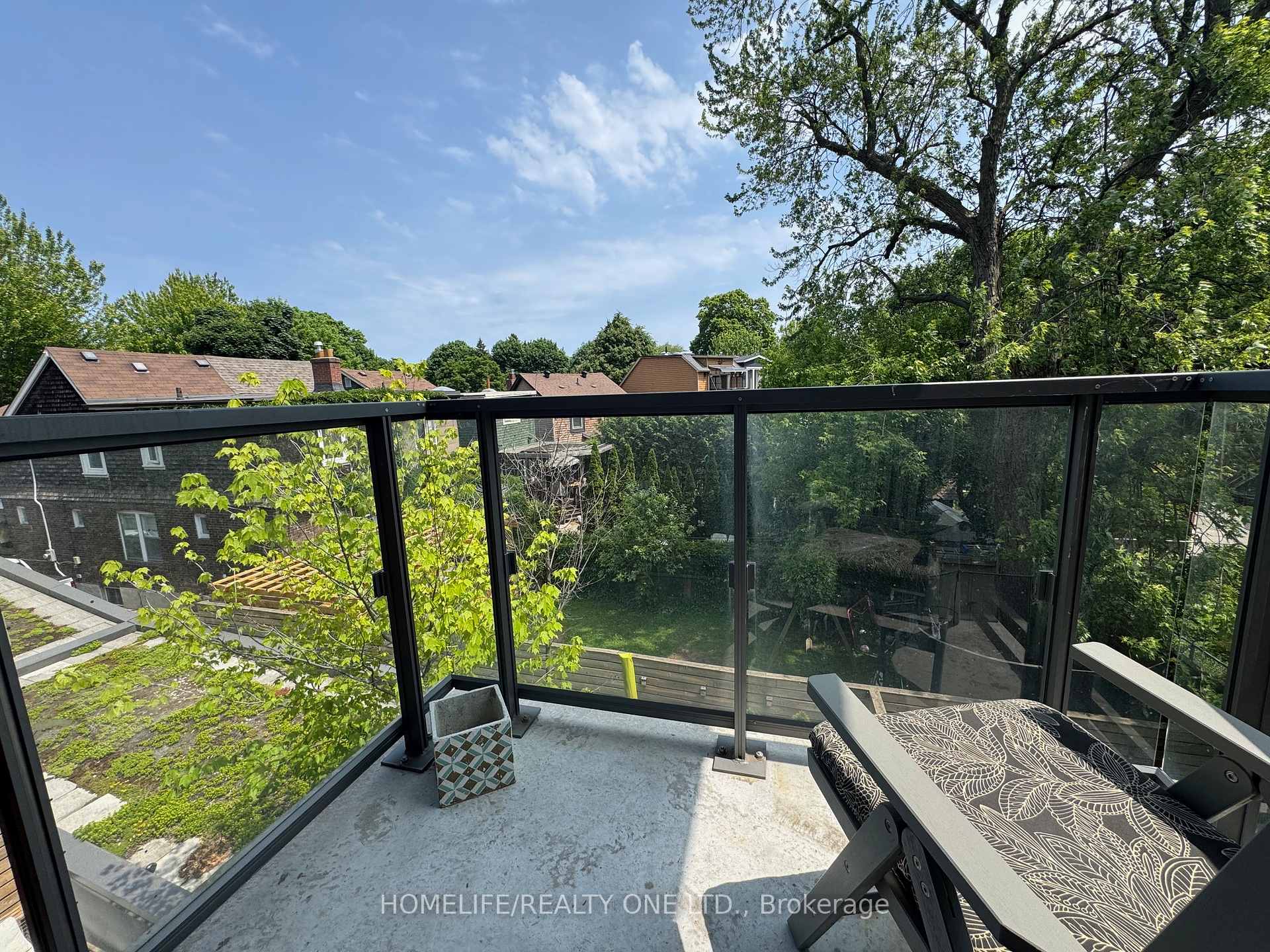 2 Bedrooms Condo at 60 Haslett, Toronto For sale