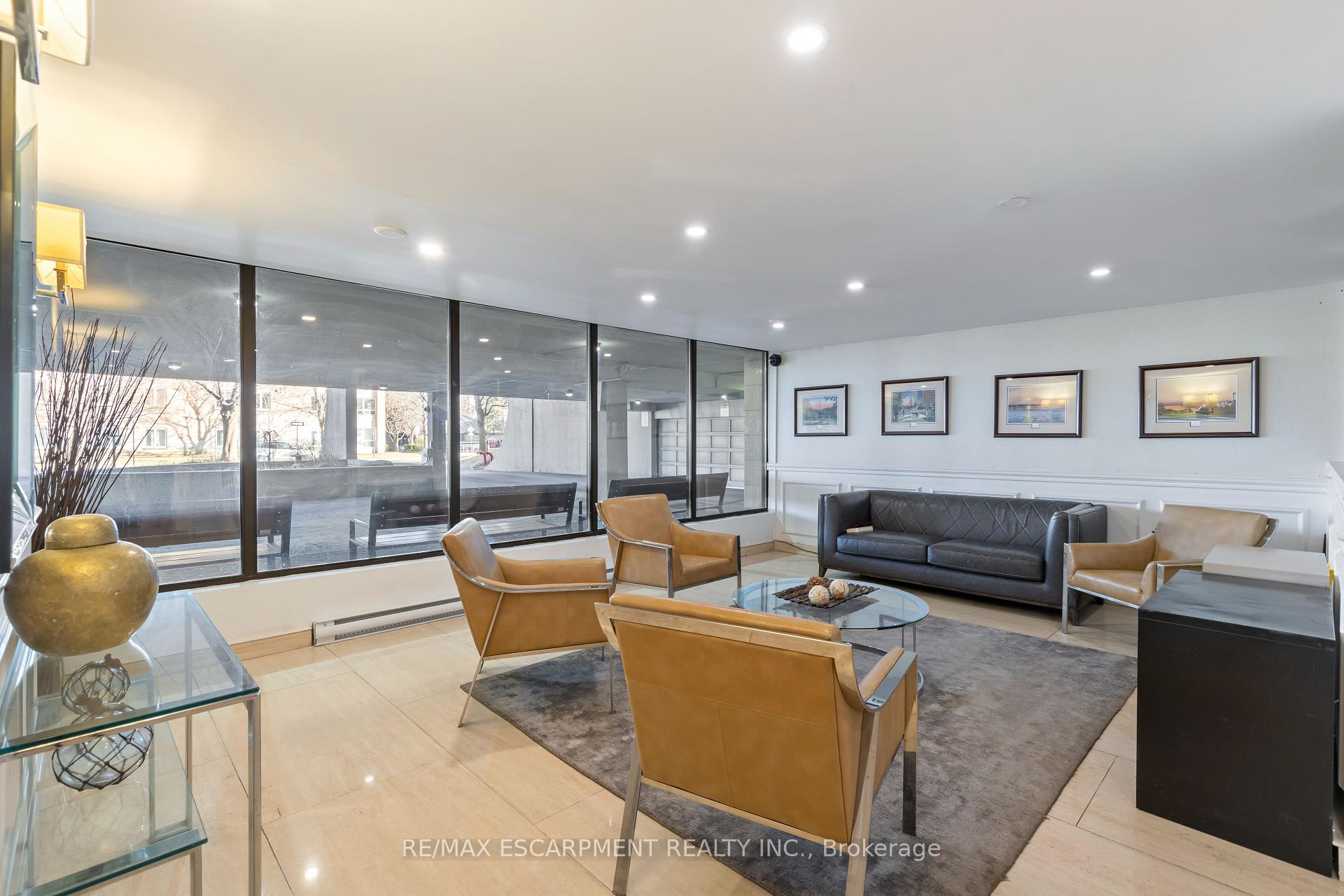 3 Bedrooms Condo at 75 QUEEN, Hamilton For sale