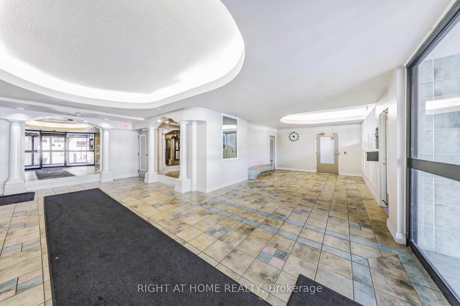3 Bedrooms Condo at 1665 Victoria Park, Toronto For sale