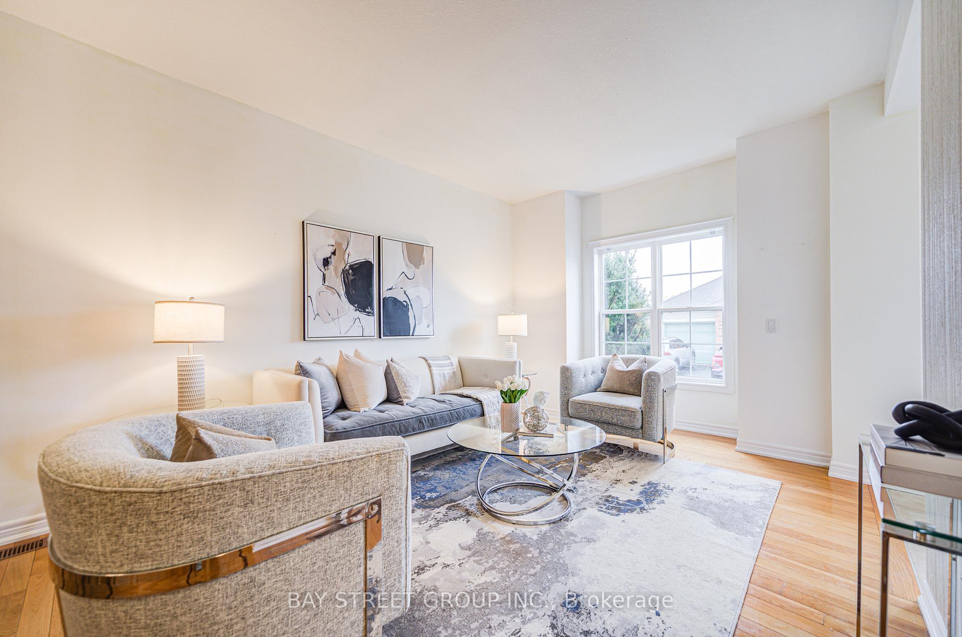 2 Bedrooms Condo at 1085 Harrogate, Hamilton For sale