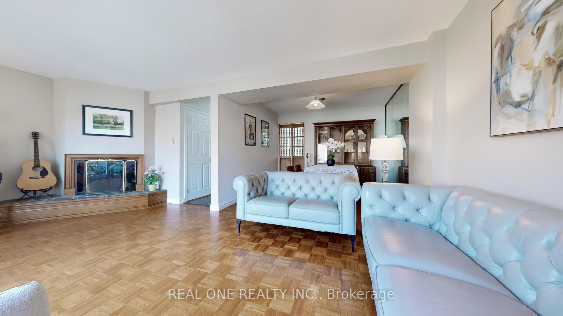4 Bedrooms Condo at 54 Bonis, Toronto For sale