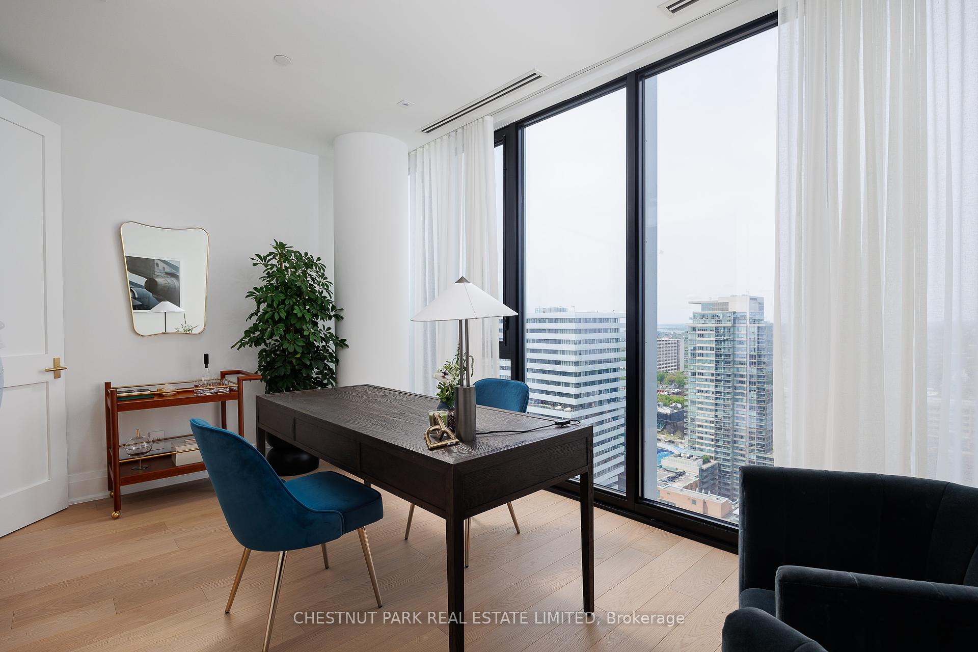 4 Bedrooms Condo at 200 Cumberland,  Toronto For sale