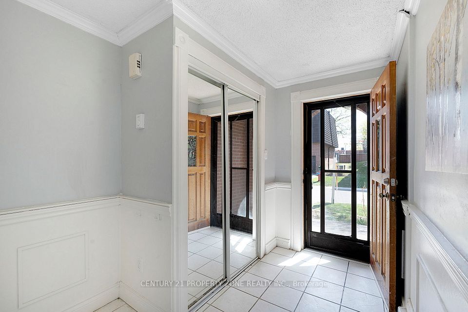 55 Darras Court, Brampton, ON L6T 1W7