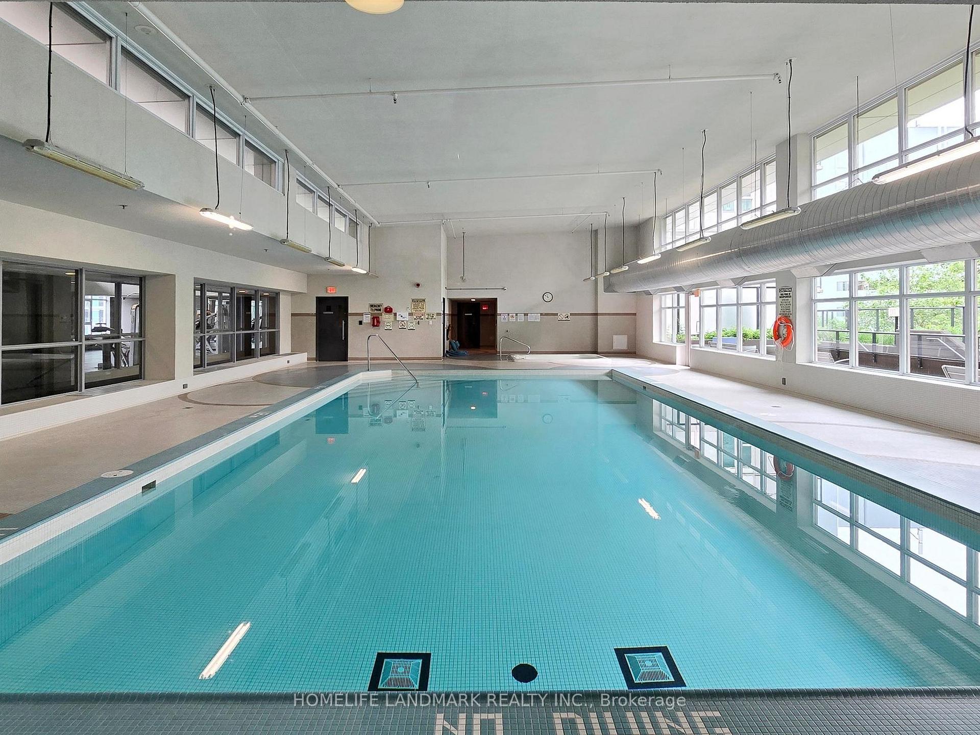 2 Bedrooms Condo at 190 Borough, Toronto For sale