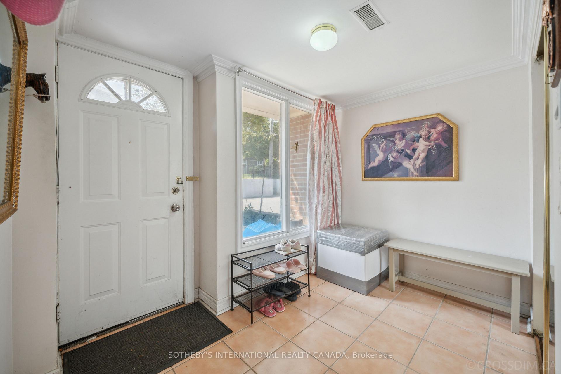 4 Bedrooms Condo at 28 Enclave, Toronto For sale