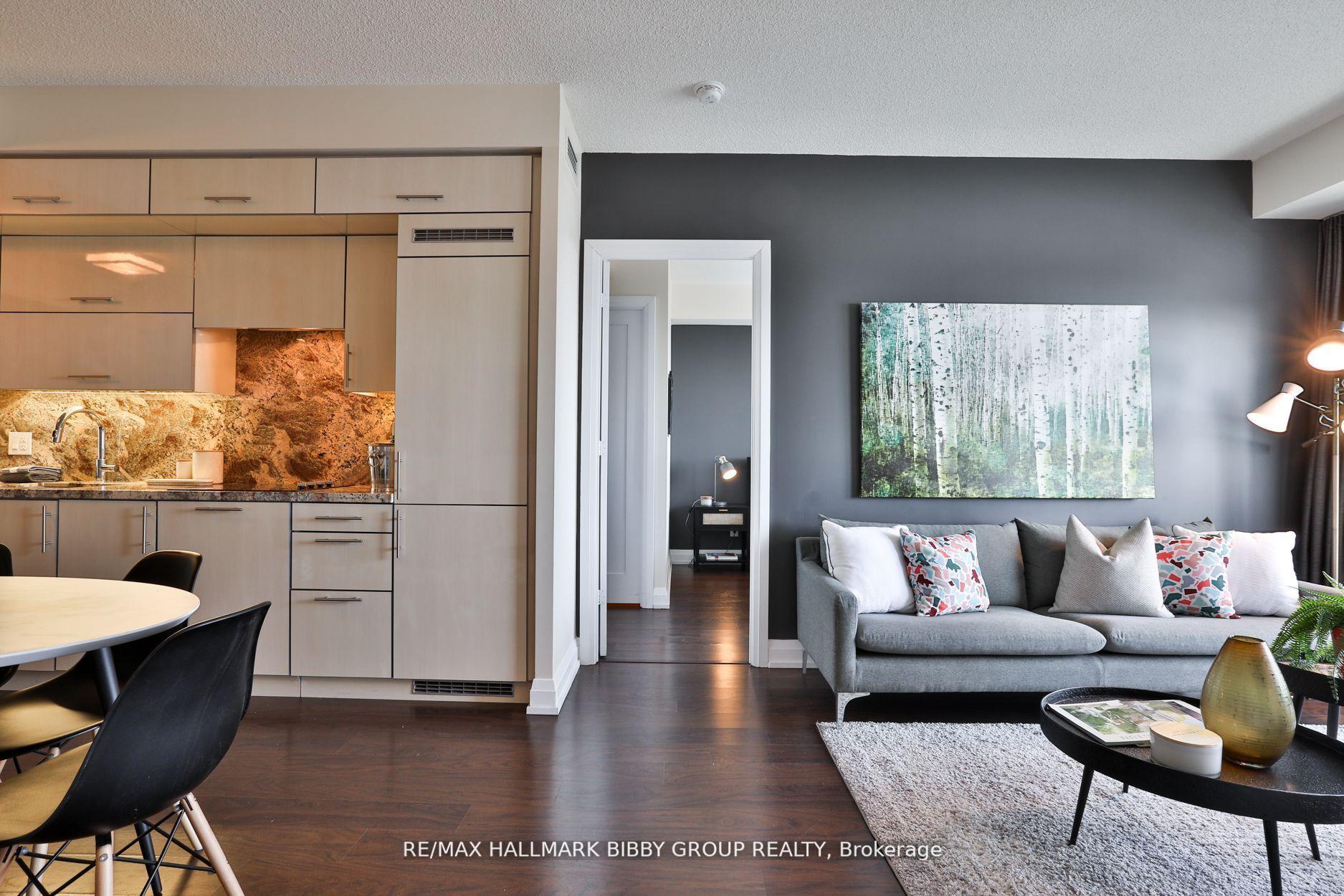 2 Bedrooms Condo at 2 Anndale, Toronto For sale