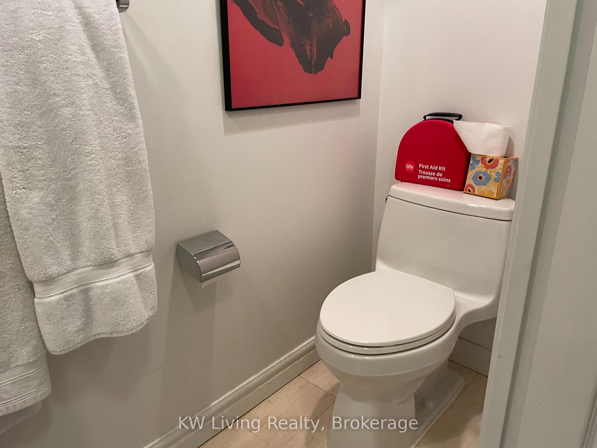 2 Bedrooms Condo at 33 University,  Toronto For sale