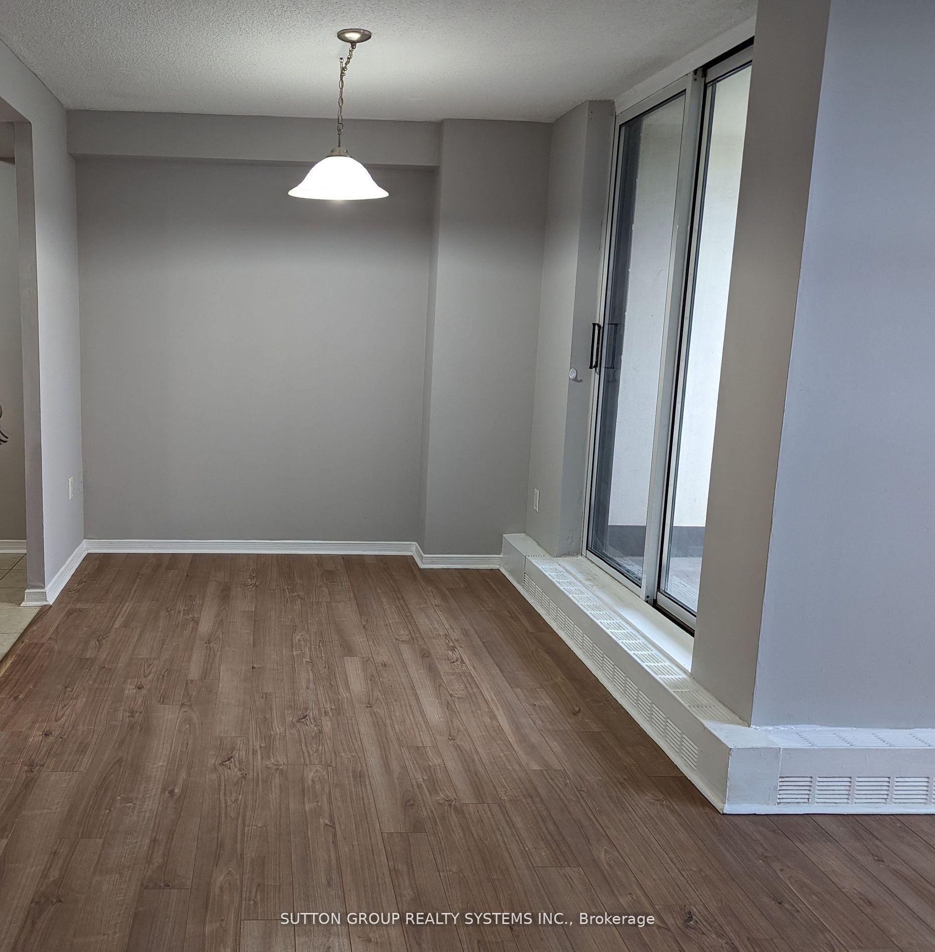 2 Bedrooms Condo at 2900 Battleford, Mississauga For sale