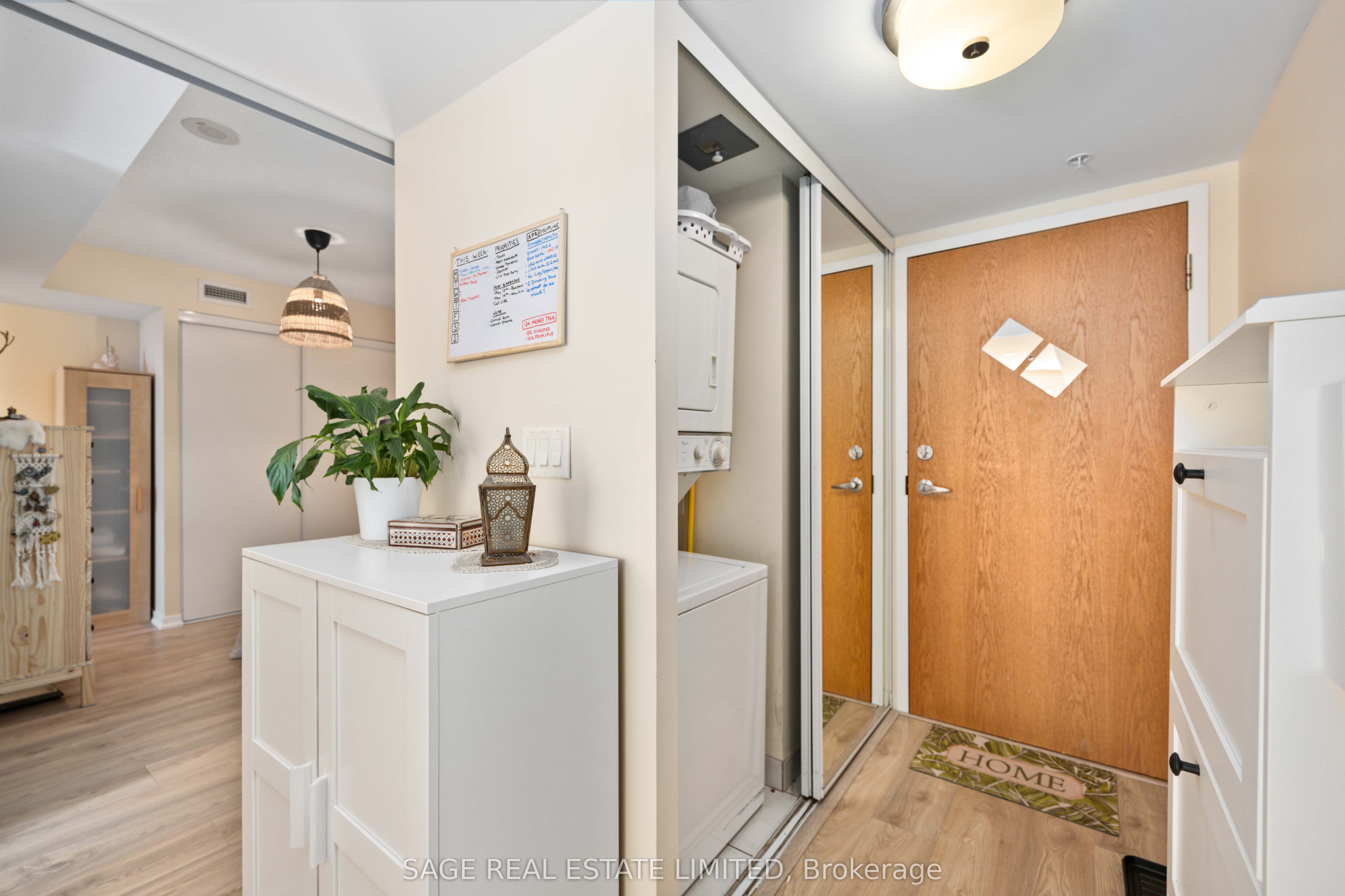 20 Joe Shuster Way, #1305
