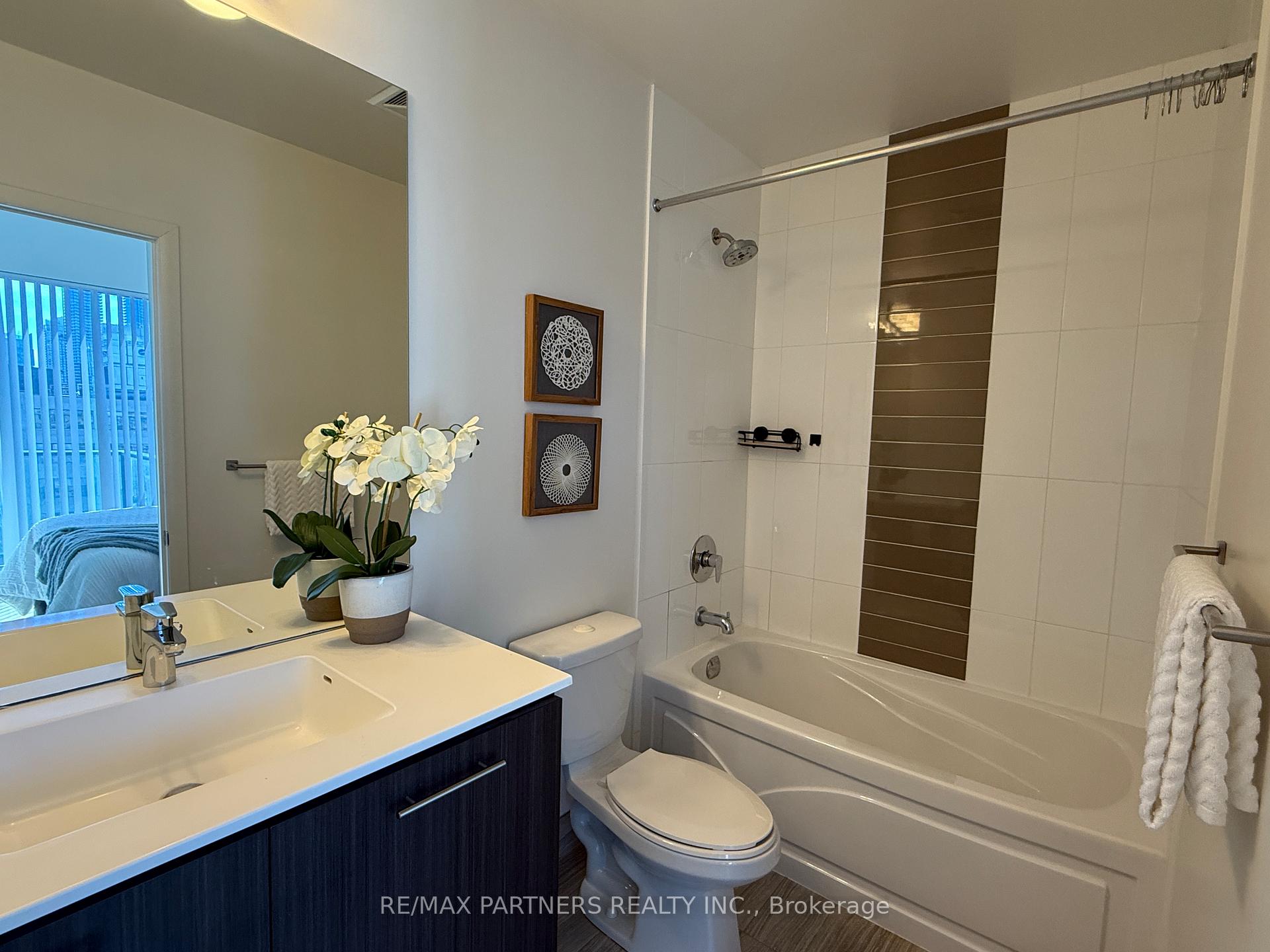 2 Bedrooms Condo at 435 Richmond, Toronto For sale