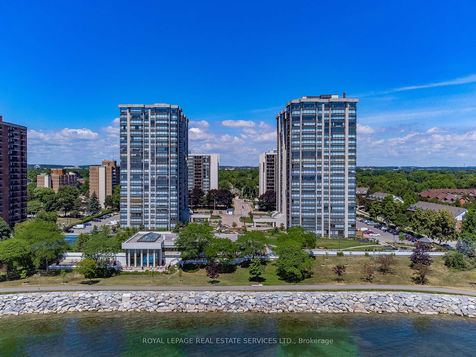 2 Bedrooms Condo at 2180 Marine,  Oakville For sale