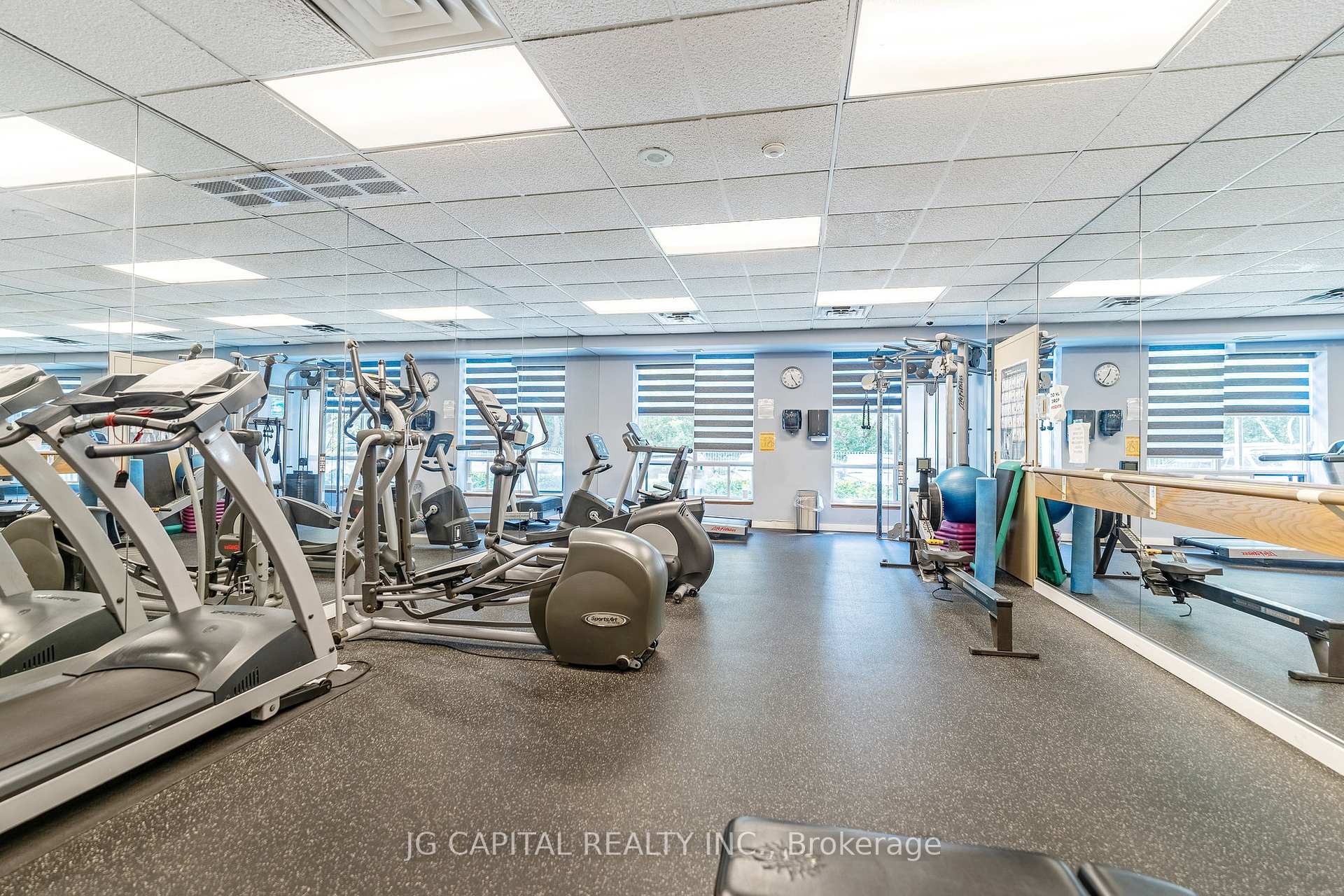 2 Bedrooms Condo at 233 Beecroft,  Toronto For sale