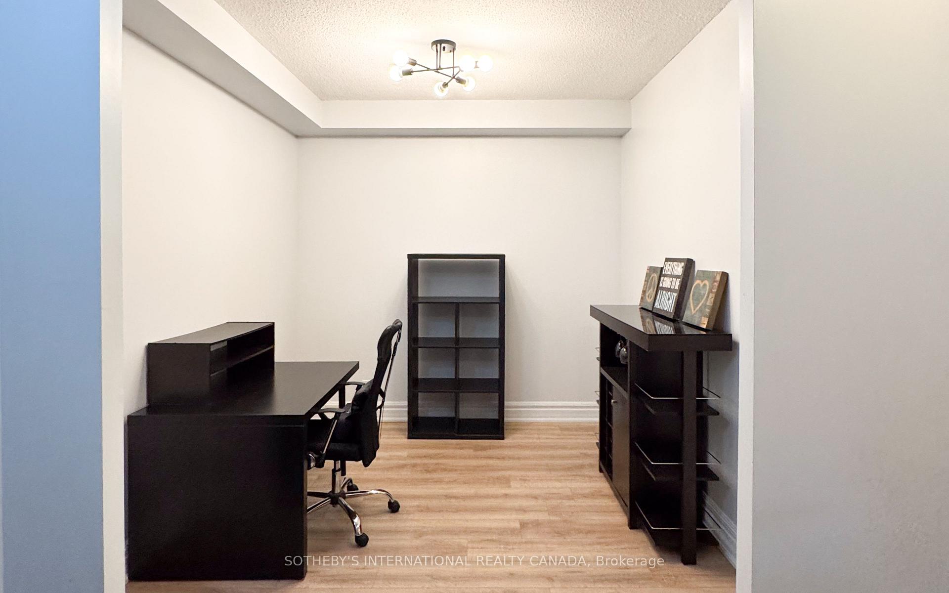 2 Bedrooms Condo at 70 Absolute, Mississauga For sale
