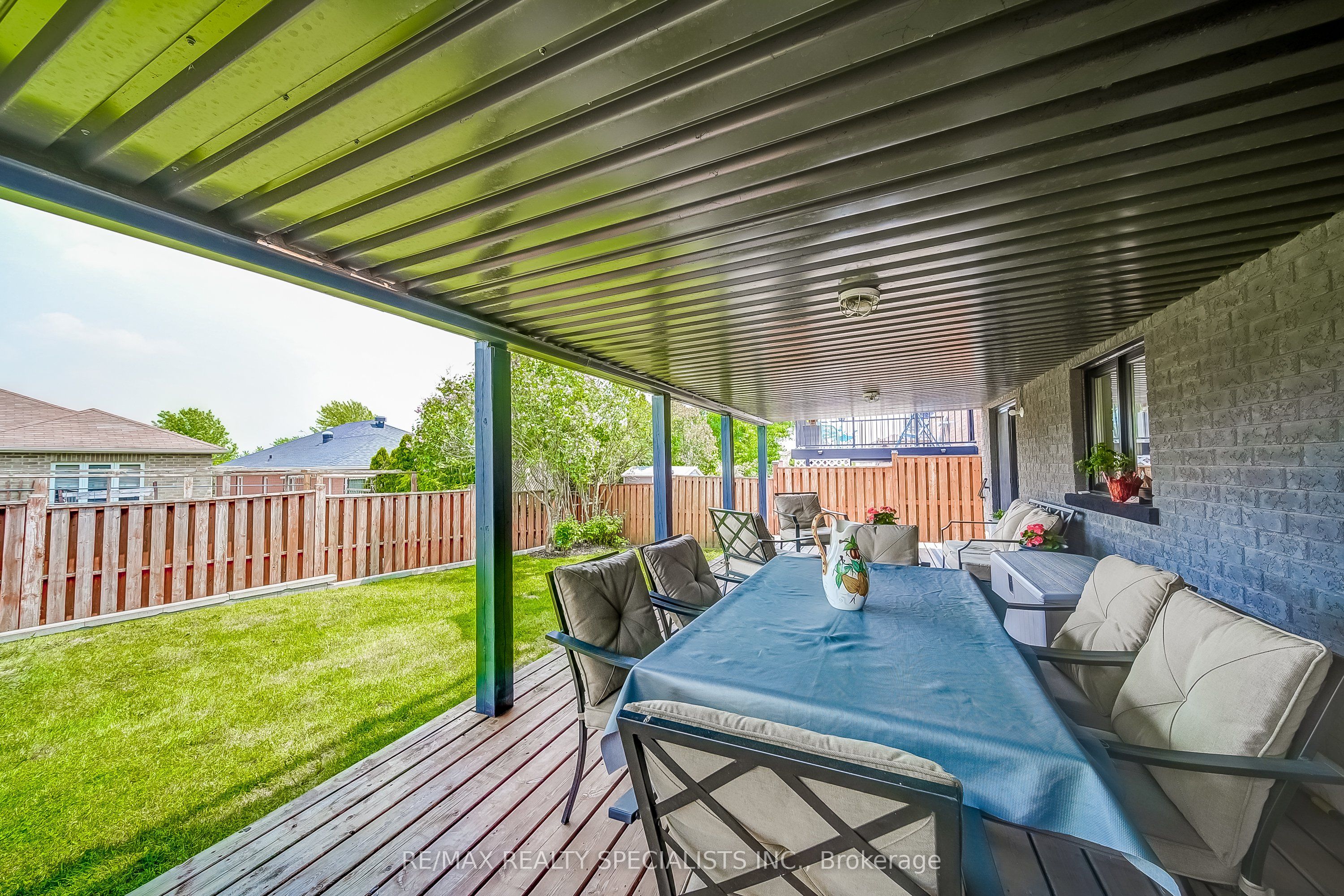 8 Wyman Crescent