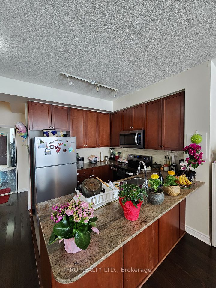 3504 Hurontario