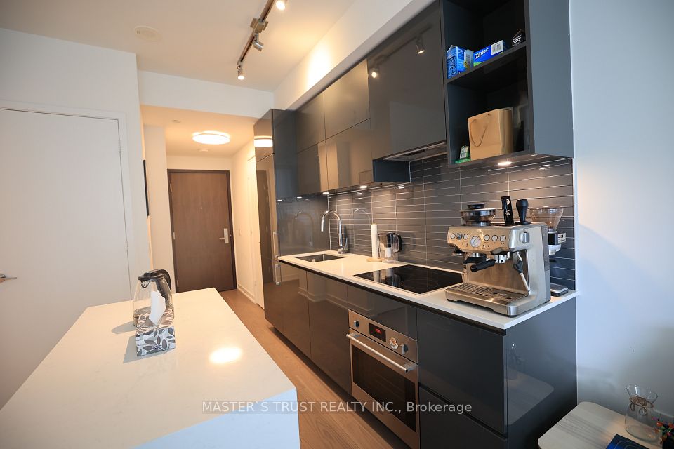 1 Yorkville