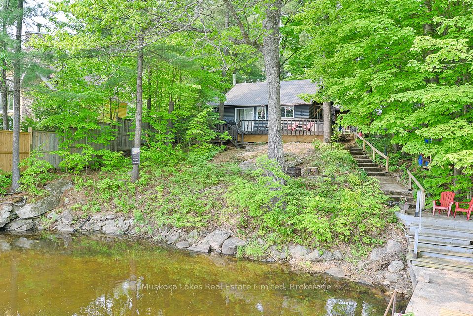1028 Cowan Park