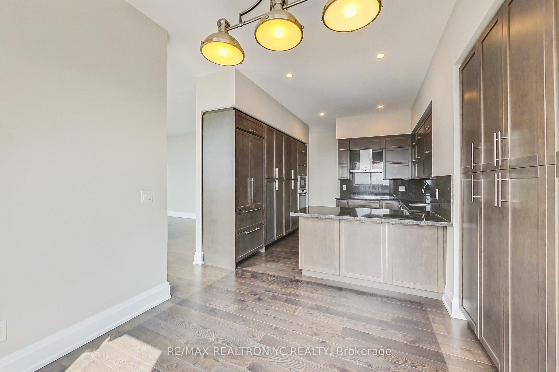 4 Bedrooms Condo at 2 Anndale, Toronto For sale