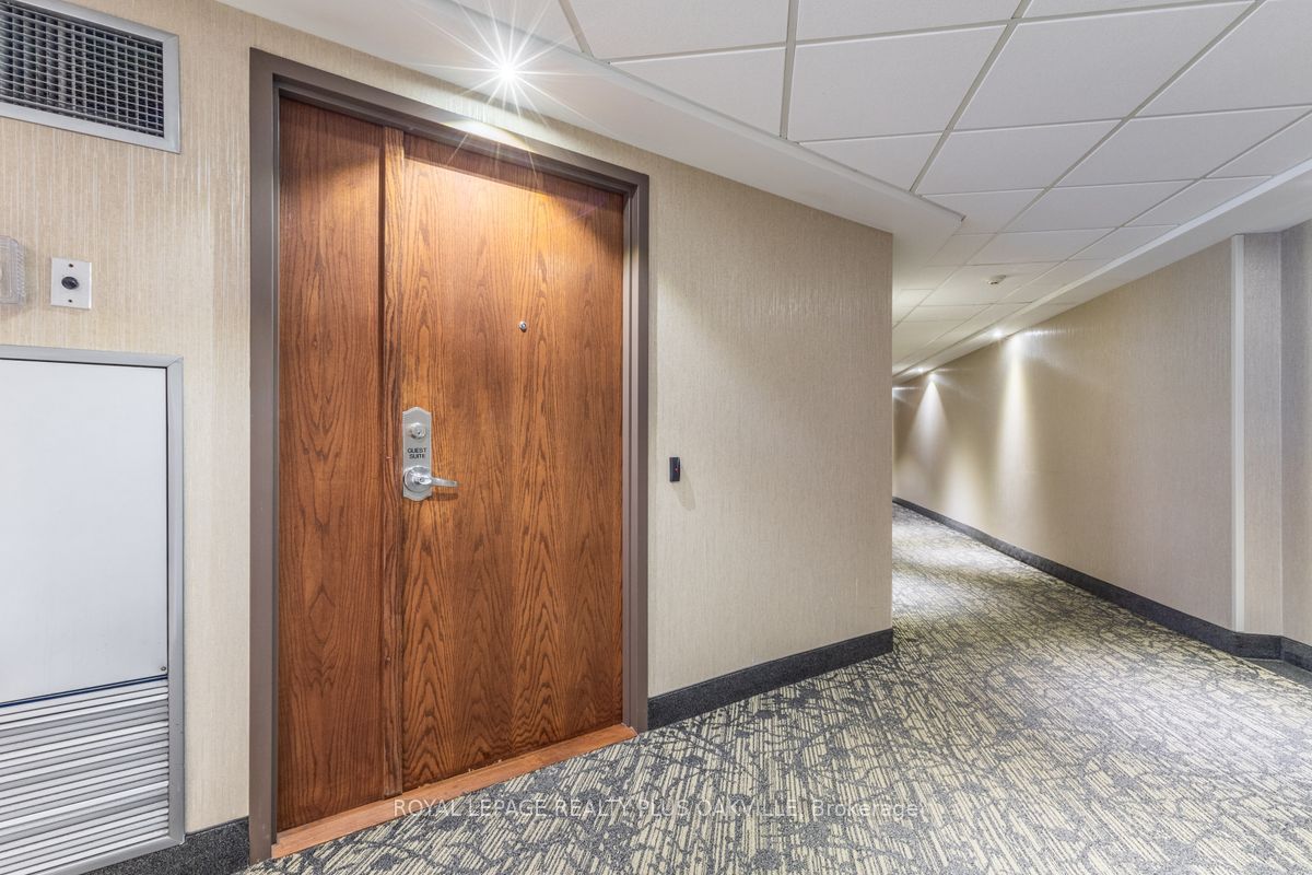 2511 Lakeshore Road W, #517
