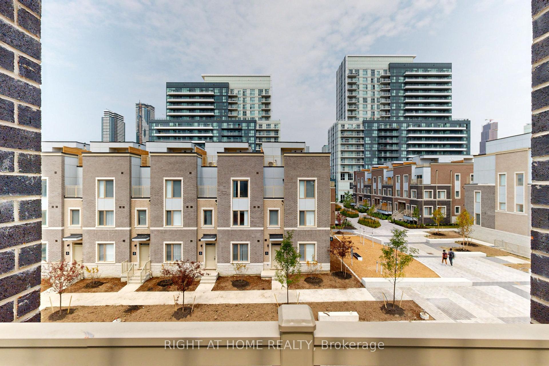 3 Bedrooms Condo at 11 Almond Blossom,  Vaughan For sale