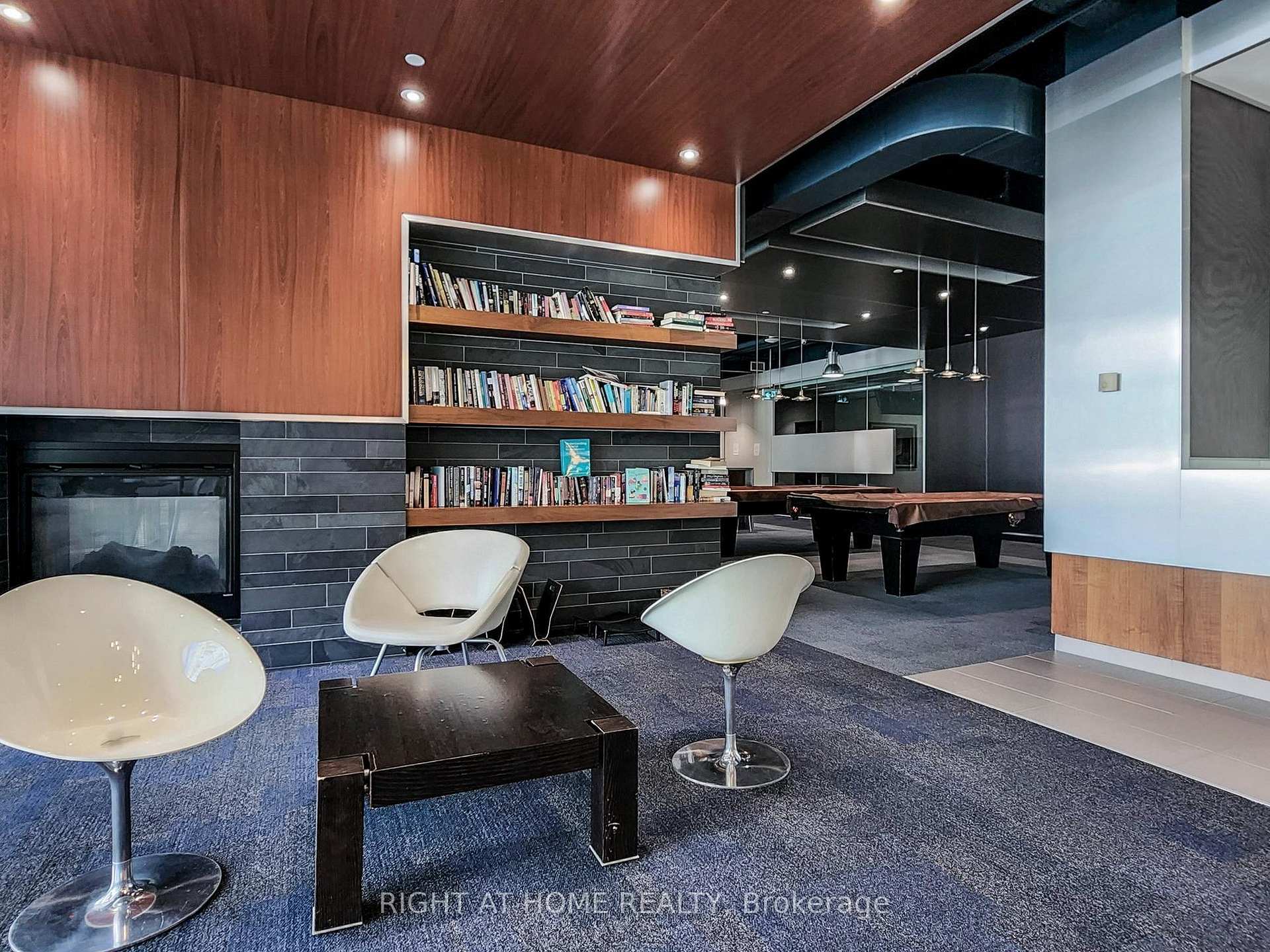 2 Bedrooms Condo at 5 Mariner, Toronto For sale