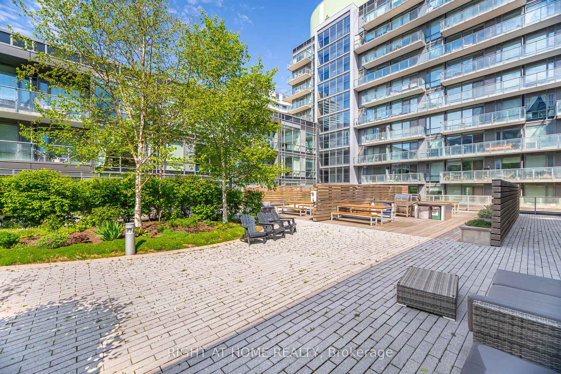 1 Bedroom Condo at 455 Front, Toronto For sale
