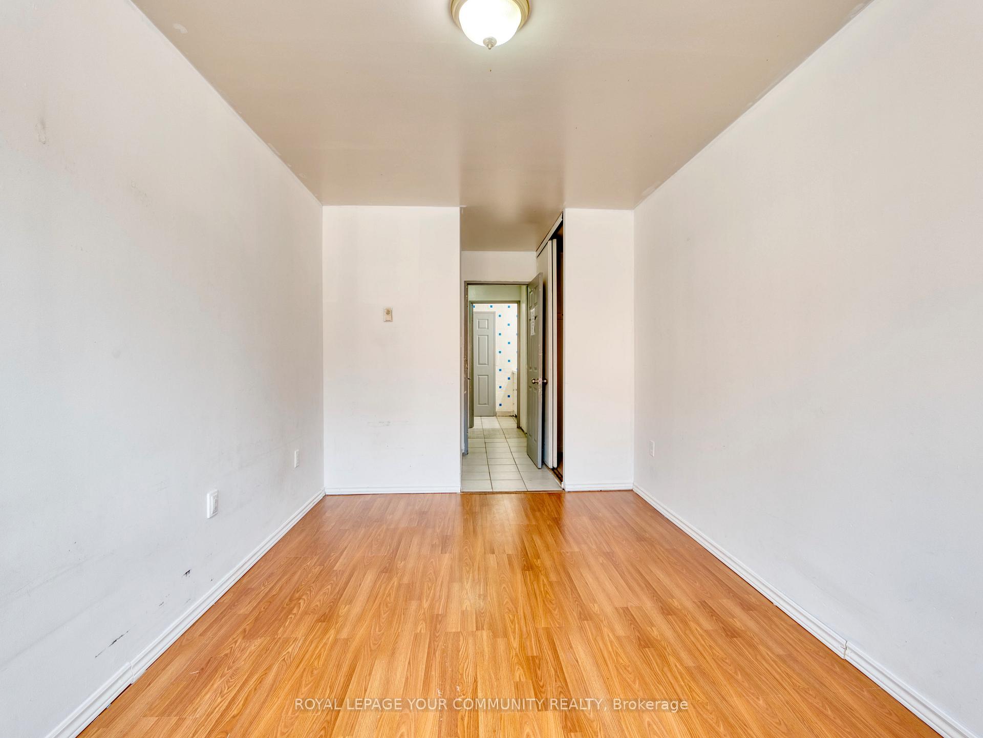 3 Bedrooms Condo at 100 Mornelle, Toronto For sale