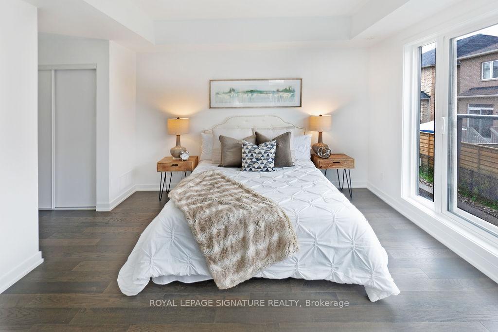 3 Bedrooms Condo at 3074 SIXTH, Oakville For sale