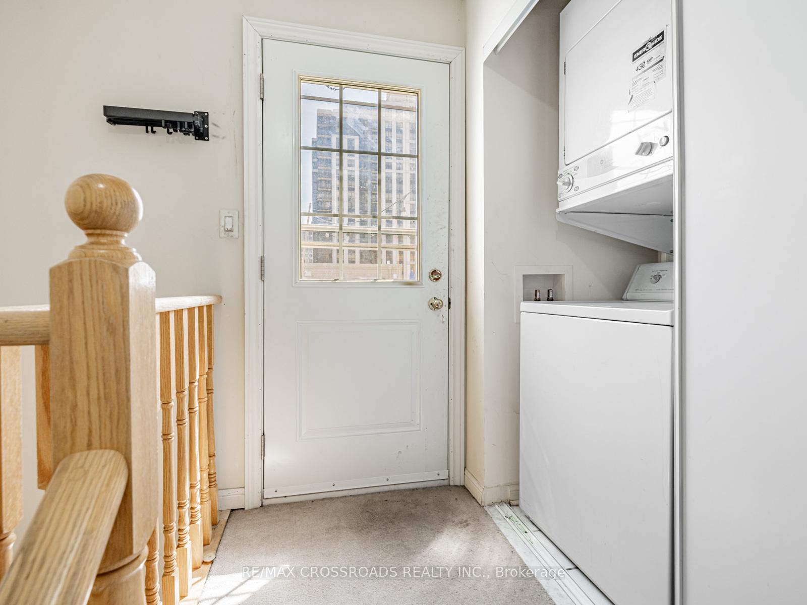 2 Bedrooms Condo at 5 Everson, Toronto For sale