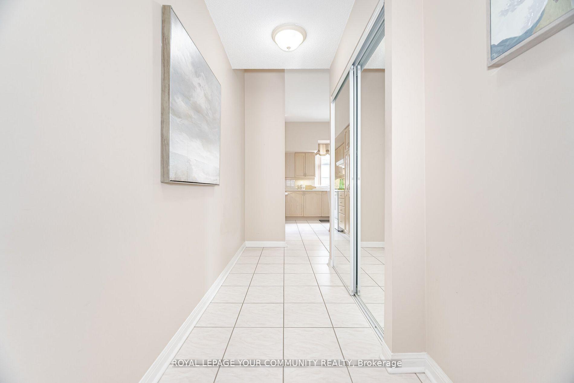 2 Bedrooms Condo at 2502 Rutherford, Vaughan For sale