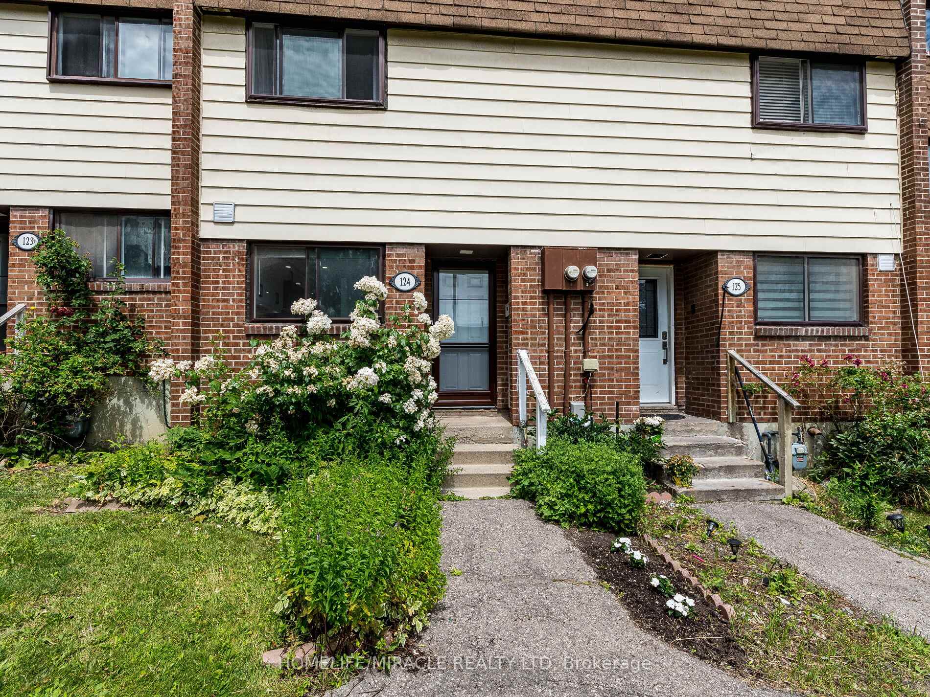 5 Bedrooms Condo at 180 Mississauga Valley, Mississauga For sale