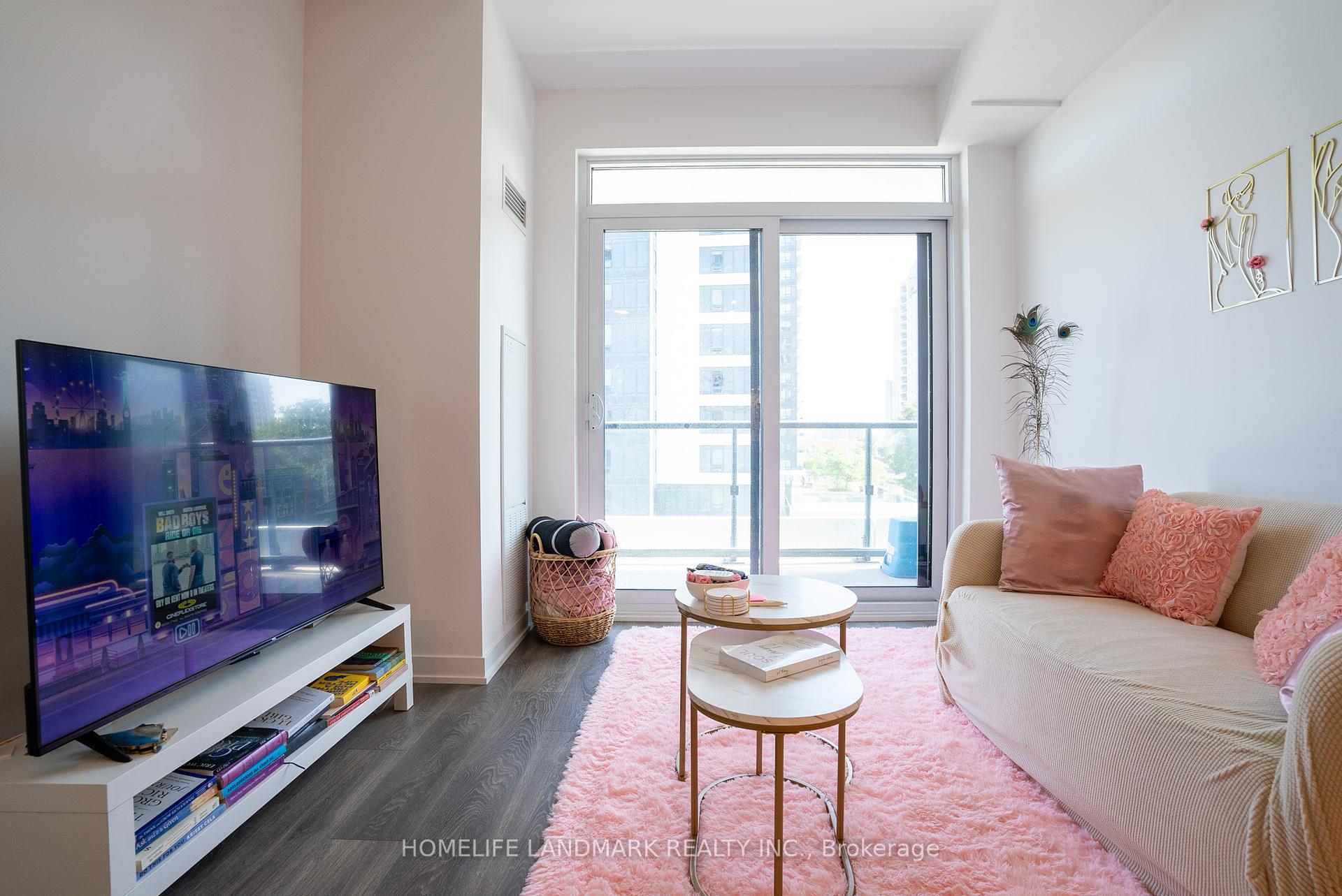 1 Bedroom Condo at 7950 bathurst, Vaughan For sale