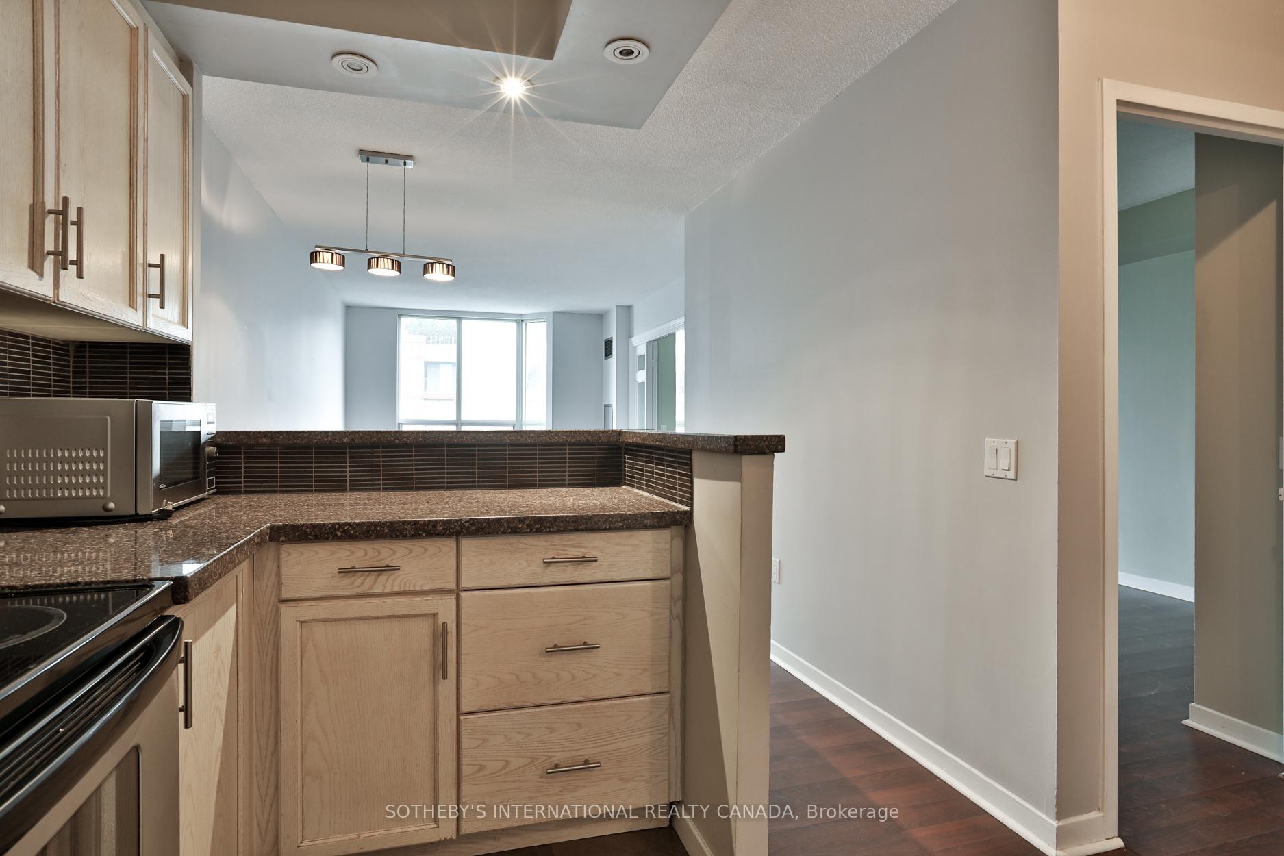 2 Bedrooms Condo at 284 Bloor, Toronto For sale