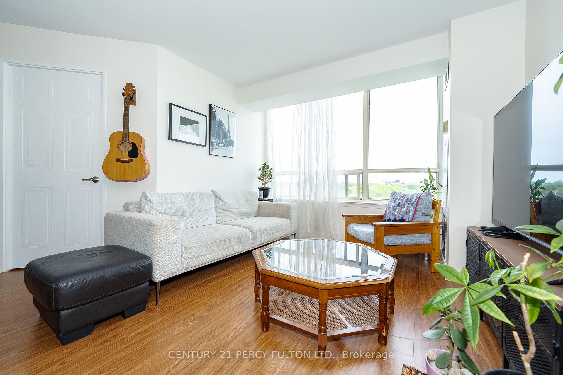 2 Bedrooms Condo at 3 Greystone Walk, Toronto For sale