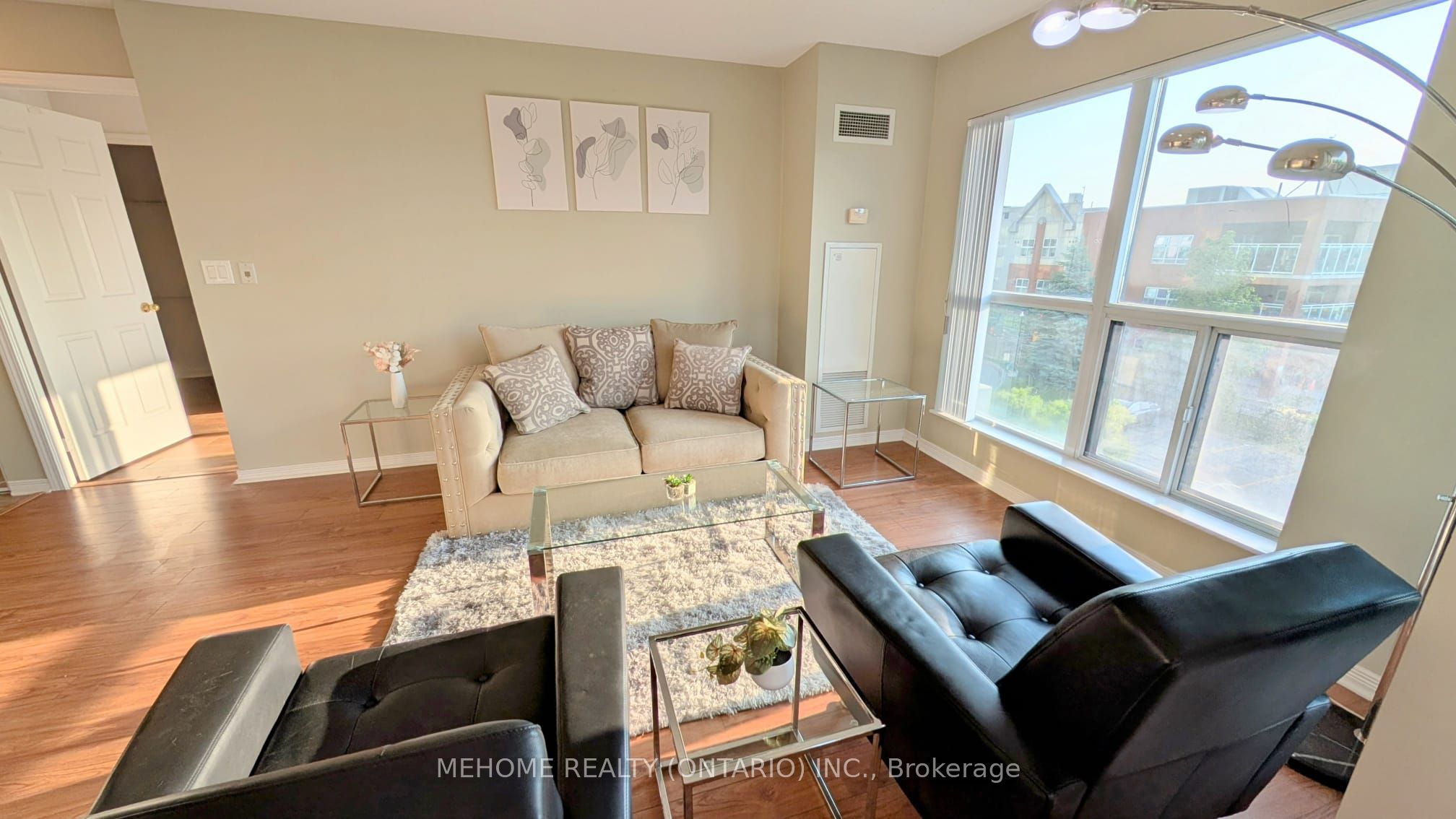 185 Oneida Crescent, #306