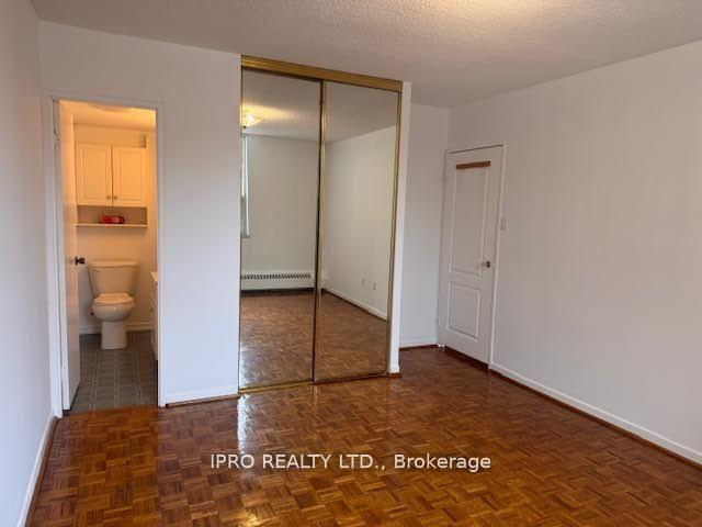 2 Bedrooms Condo at 65 Southport, Toronto For sale