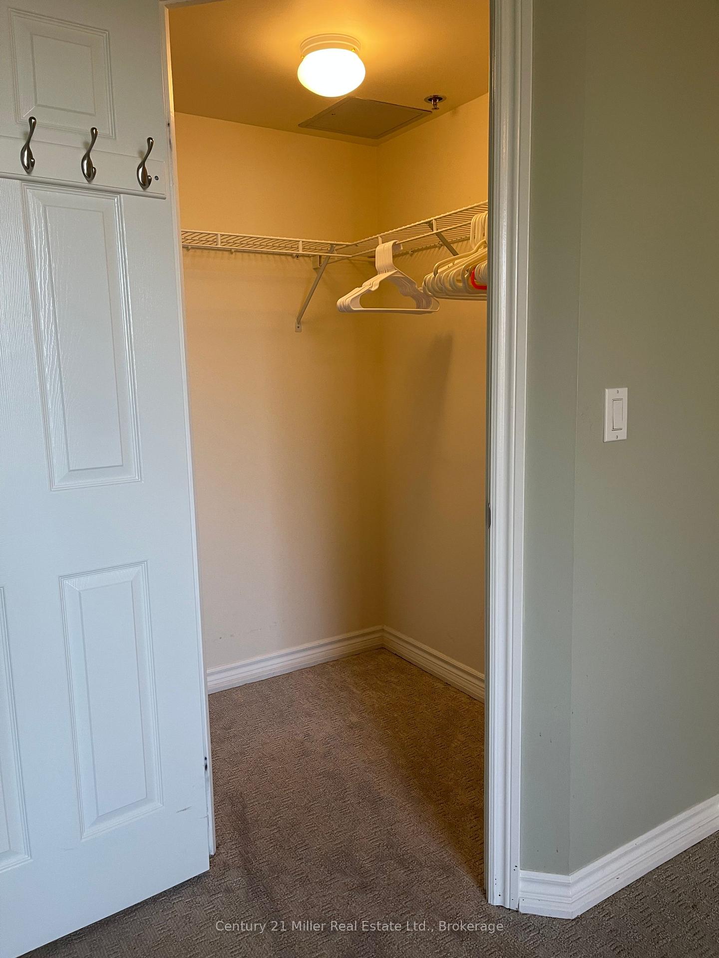 2 Bedrooms Condo at 100 Burloak,  Burlington For sale