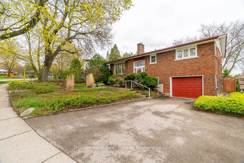 10 Knightswood Boulevard, Guelph, ON N1E 3W4