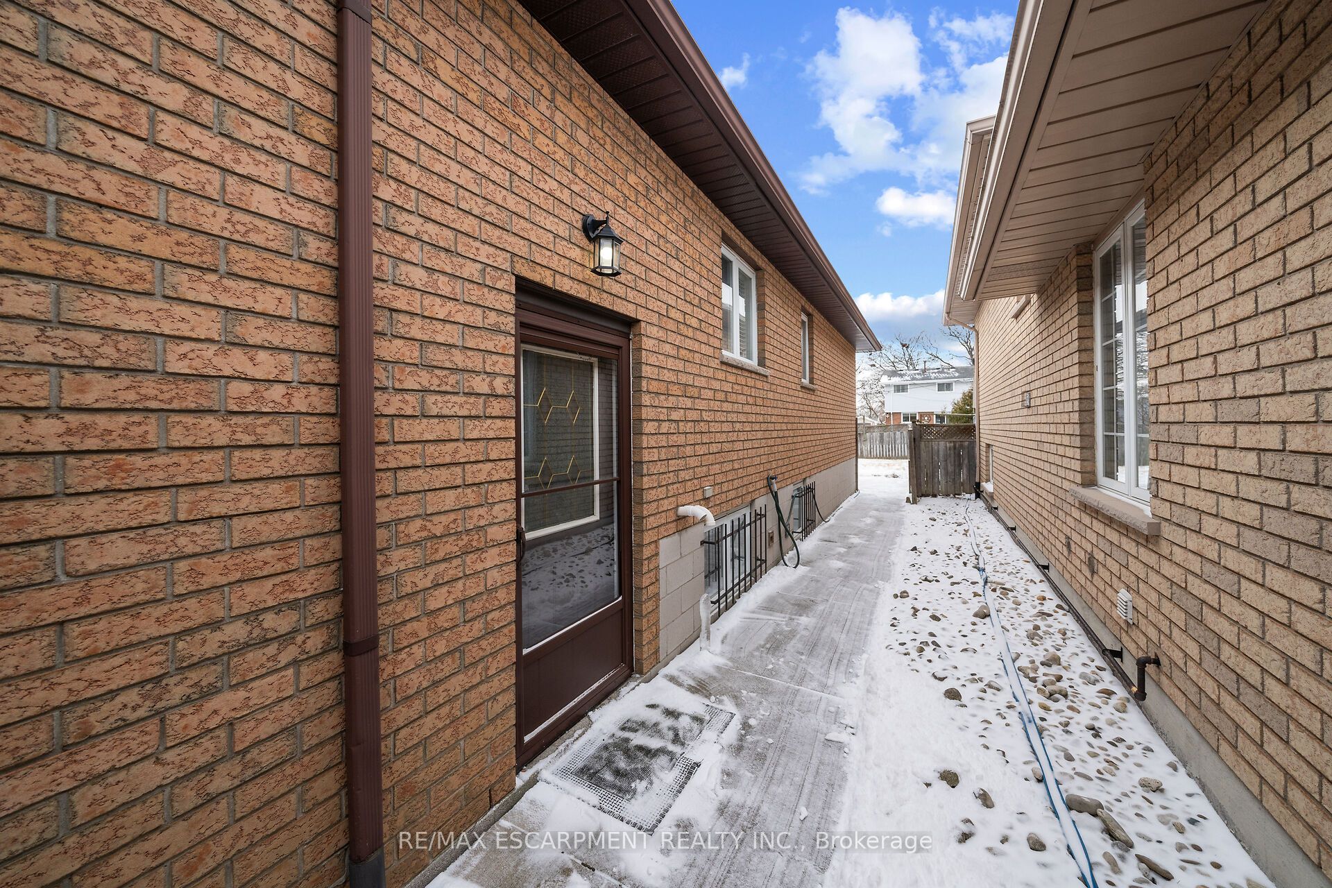 122 Fieldway Drive