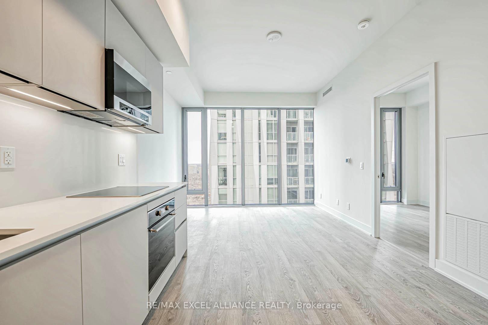 1 Bedroom Condo at 8 Cumberland,  Toronto For sale
