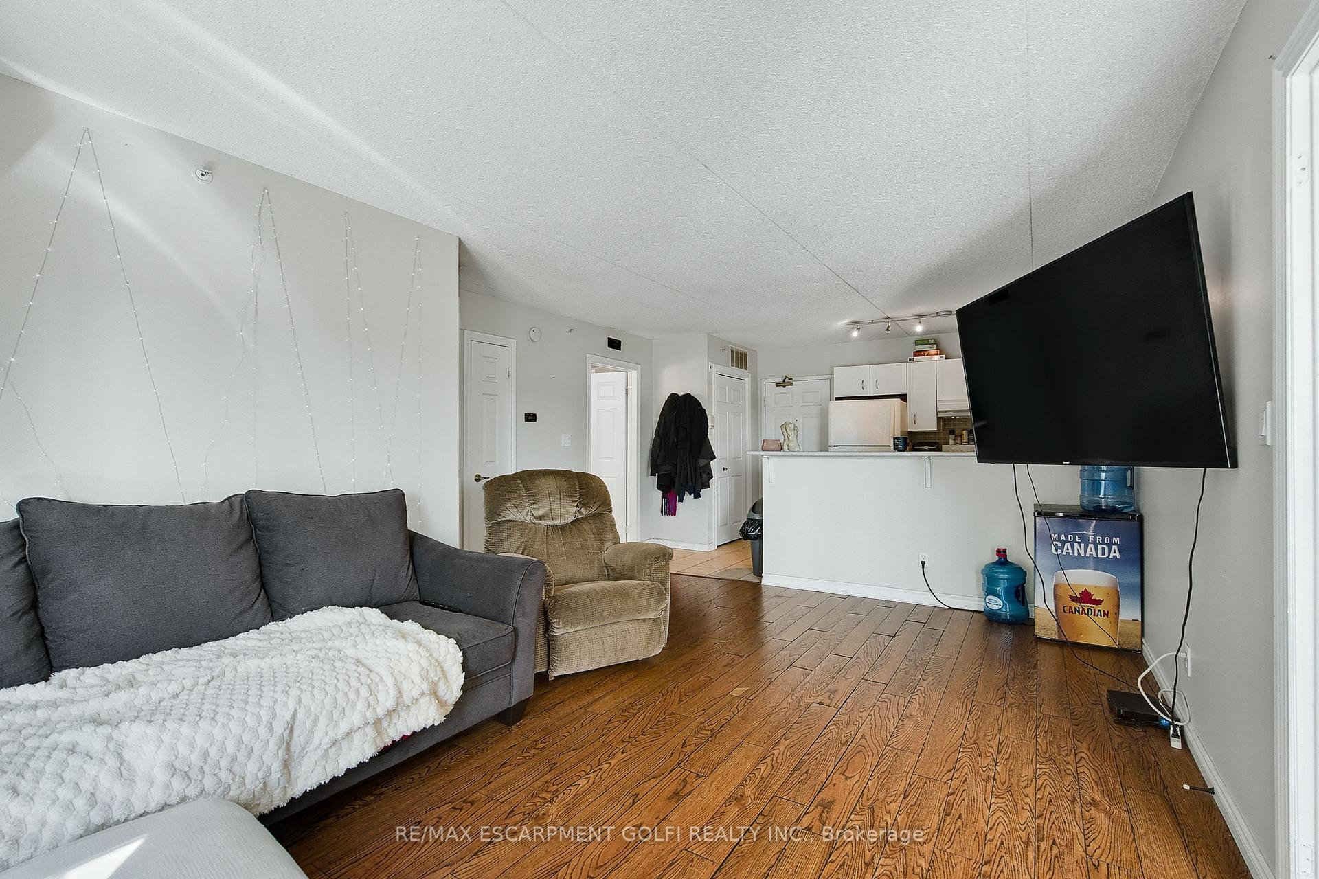 1 Bedroom Condo at 1451 Walker’s, Burlington For sale