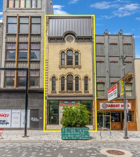 142 Dundas