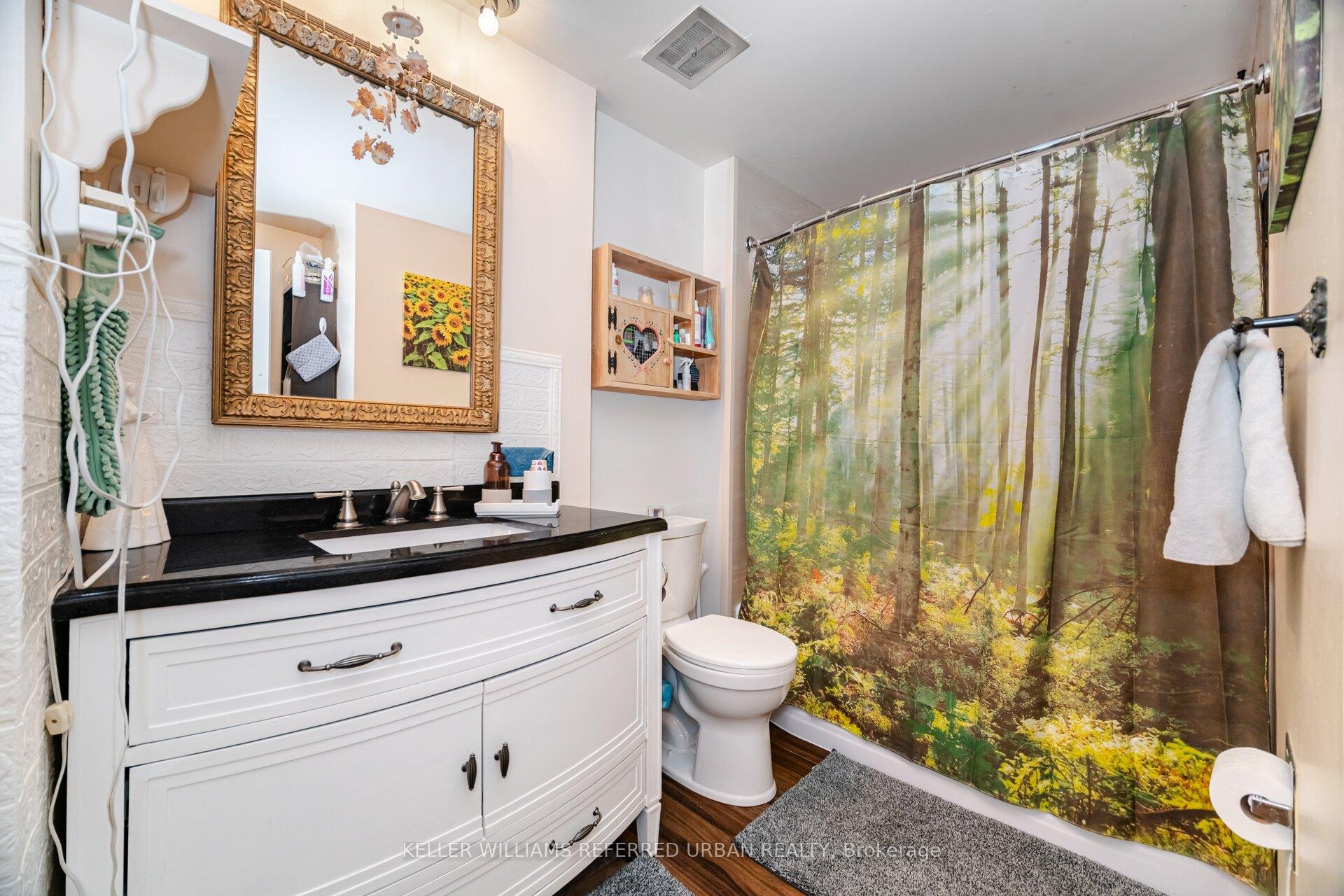3 Bedrooms Condo at 973 Francis, Burlington For sale