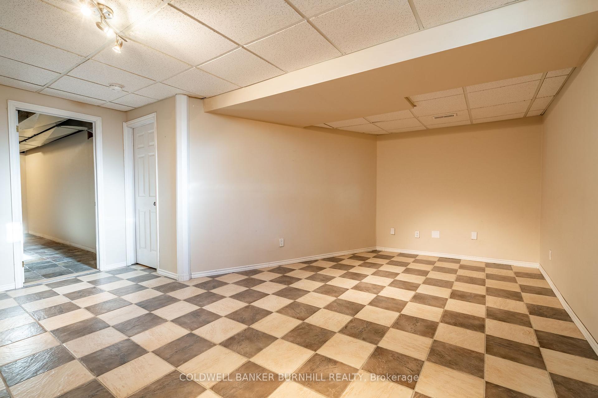 3 Bedrooms Condo at 1276 SILVAN FOREST,  Burlington For sale
