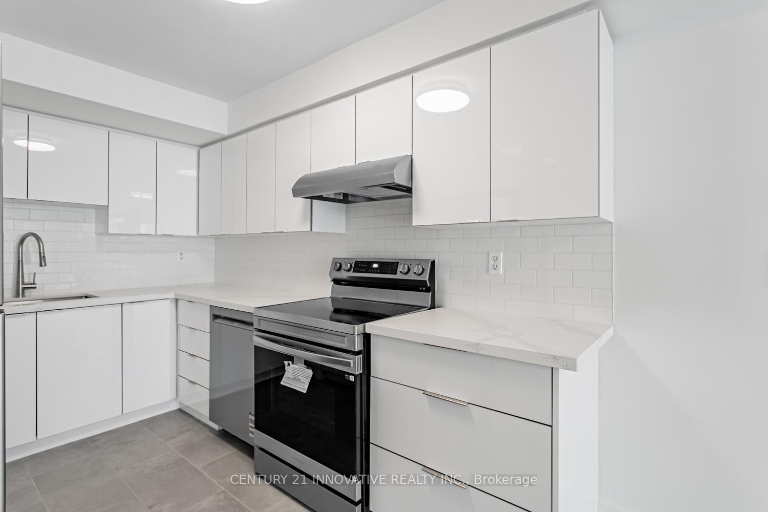 3 Bedrooms Condo at 188 Spadina, Toronto For sale
