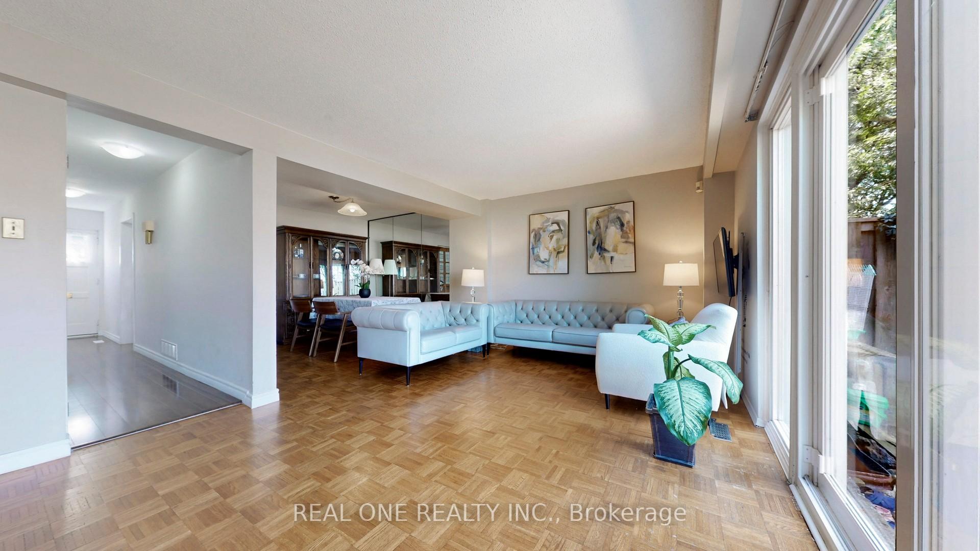 4 Bedrooms Condo at 54 Bonis, Toronto For sale