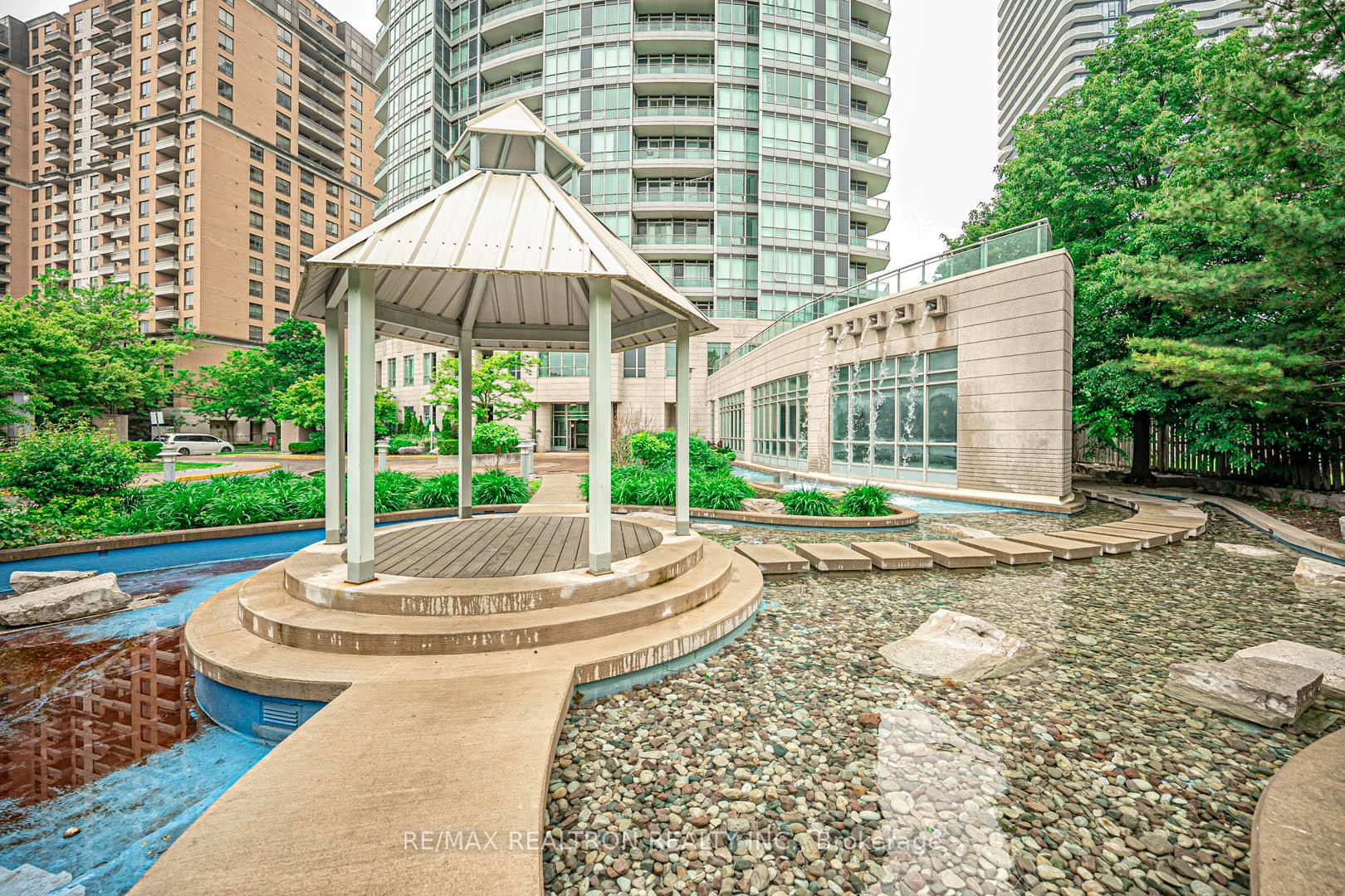 2 Bedrooms Condo at 60 Byng, Toronto For sale