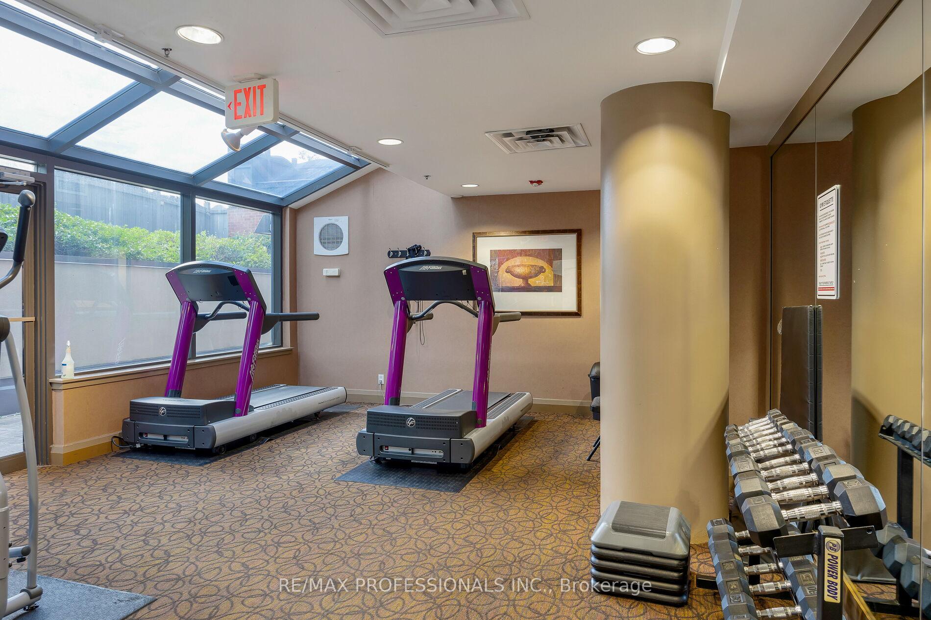 3 Bedrooms Condo at 9 Burnhamthorpe, Toronto For sale