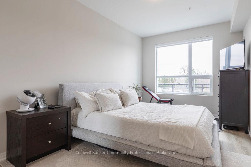 #208 – 120 Springvalley Crescent, Hamilton, ON L9C 0G2